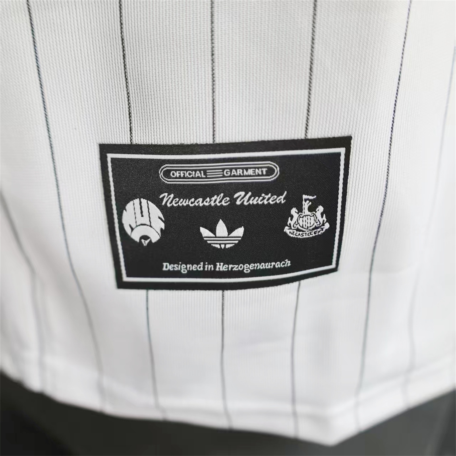 Newcastle United 25-26 Icon Range Travel Special Edition White Jersey - Player Version - ReplicasJersey