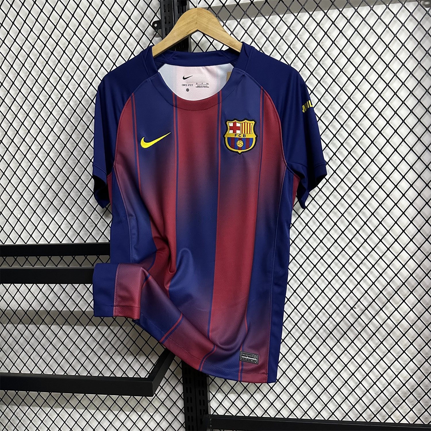 Barcelona 25-26 Home Unsponsored Jersey - Fans Version - ReplicasJersey