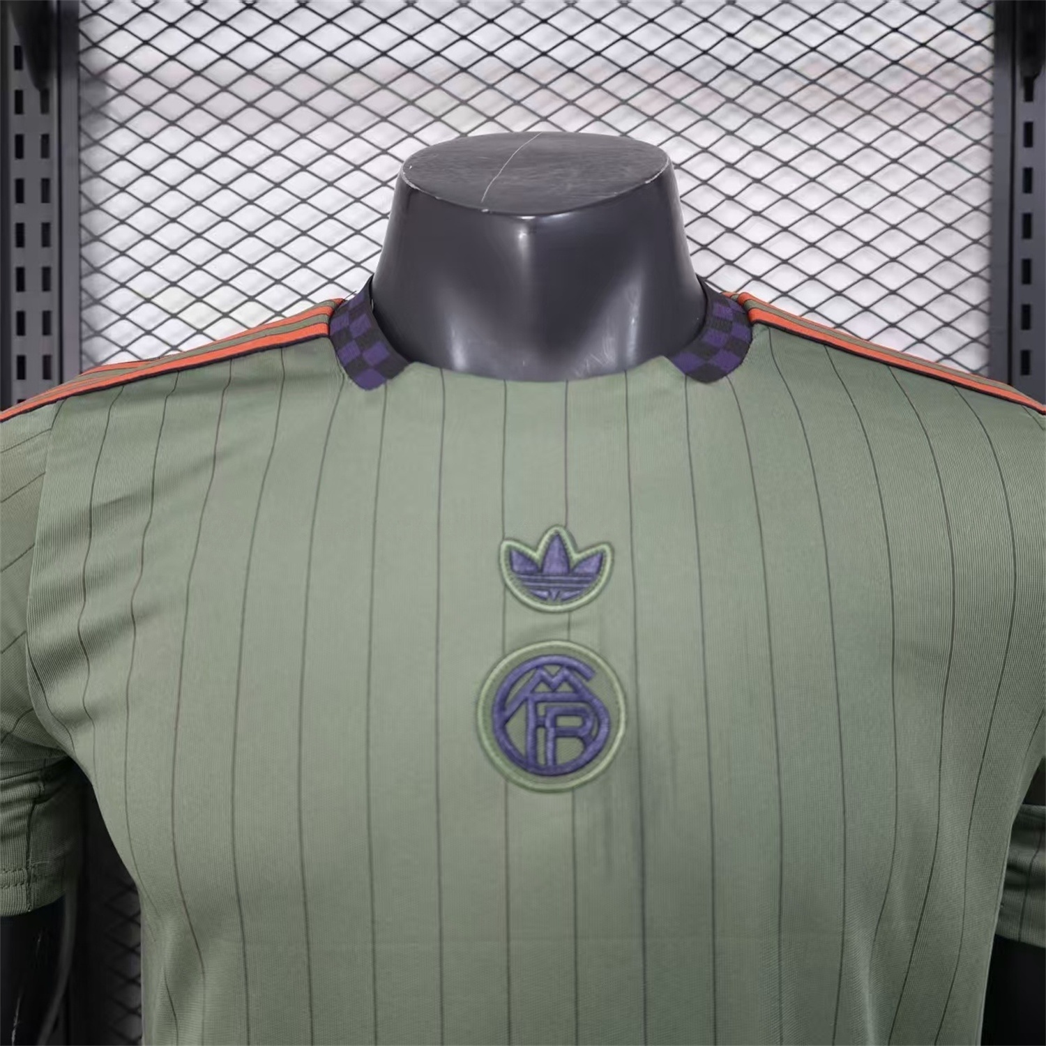 Bayern Munich 25-26 Trefoil Grey Green Travel Jersey - Player Version - ReplicasJersey