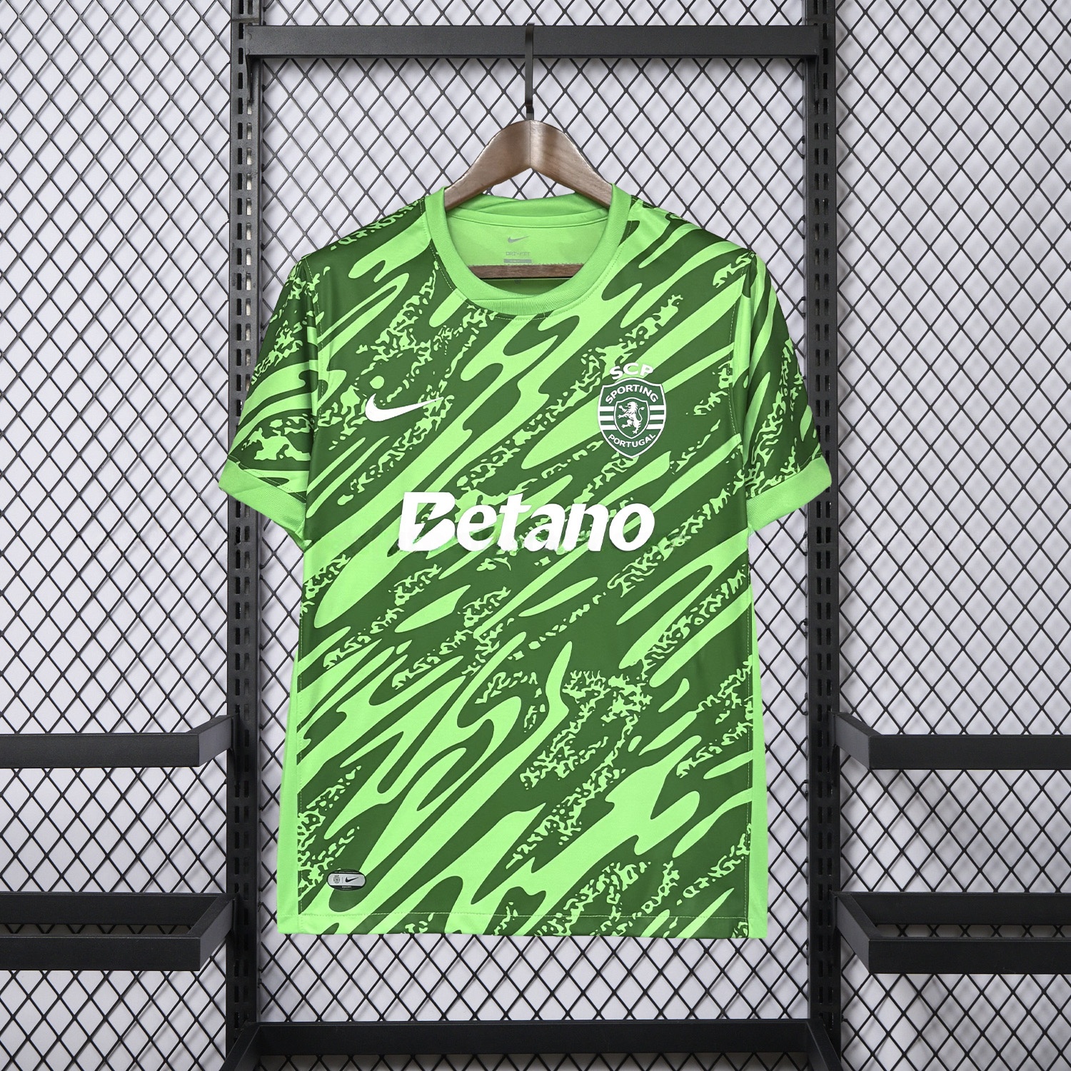 Sporting CP 25-26 Green Goalkeeper Jersey - Fans Version - ReplicasJersey