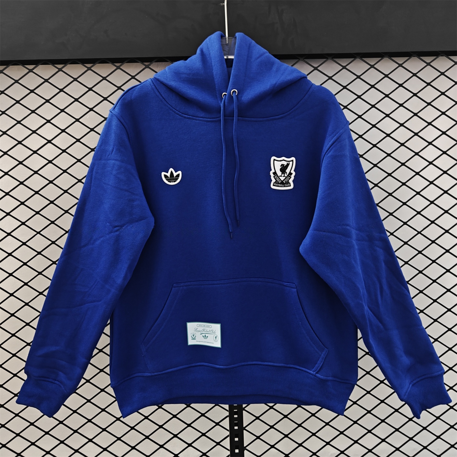 Liver.pool 25-26 Originals Terrace Icon White Team Logo Unisex Pullover Hoodie - ReplicasJersey