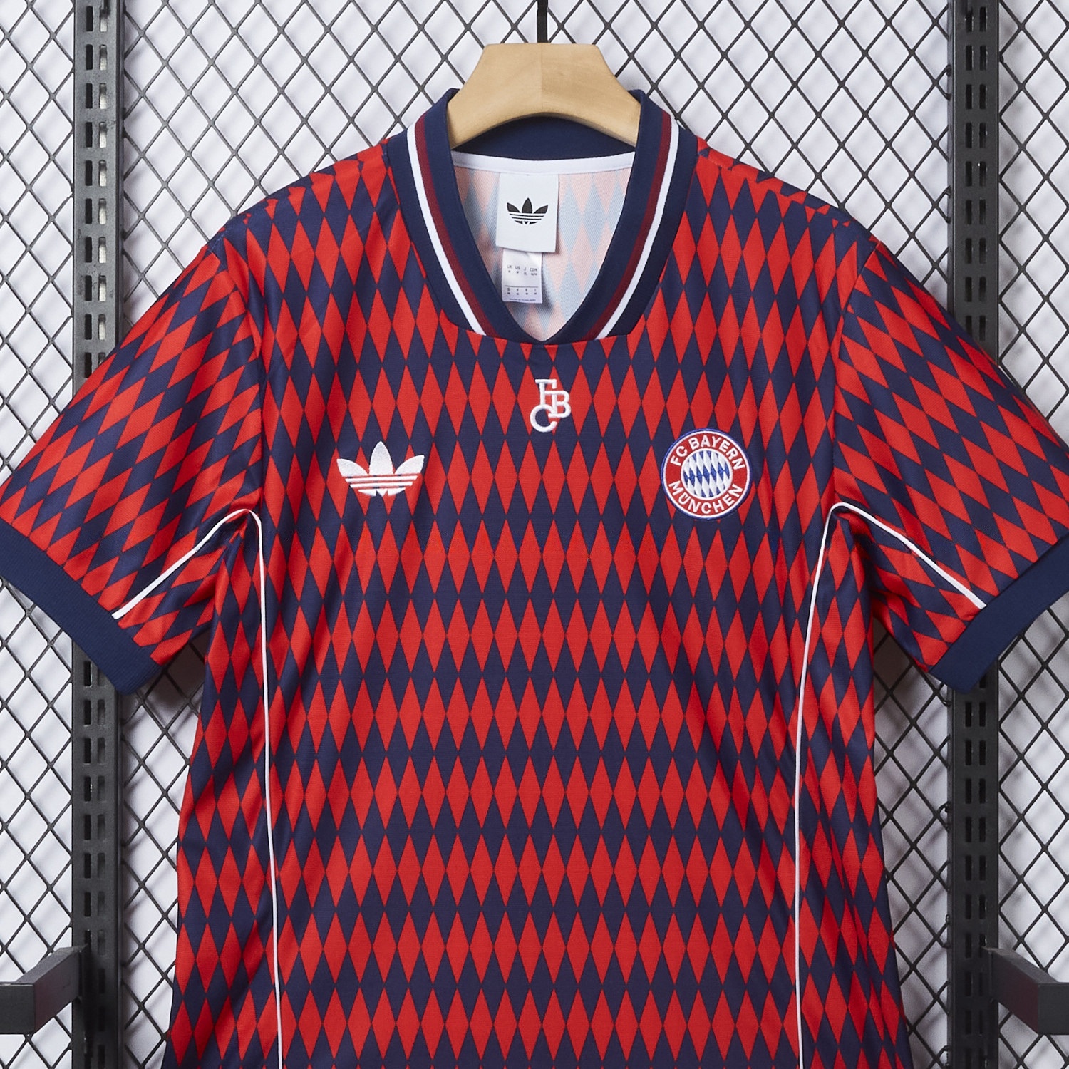 Bayern Munich 25-26 Trefoil Retro Style Red And Deep Blue Jersey - Fans Version - ReplicasJersey