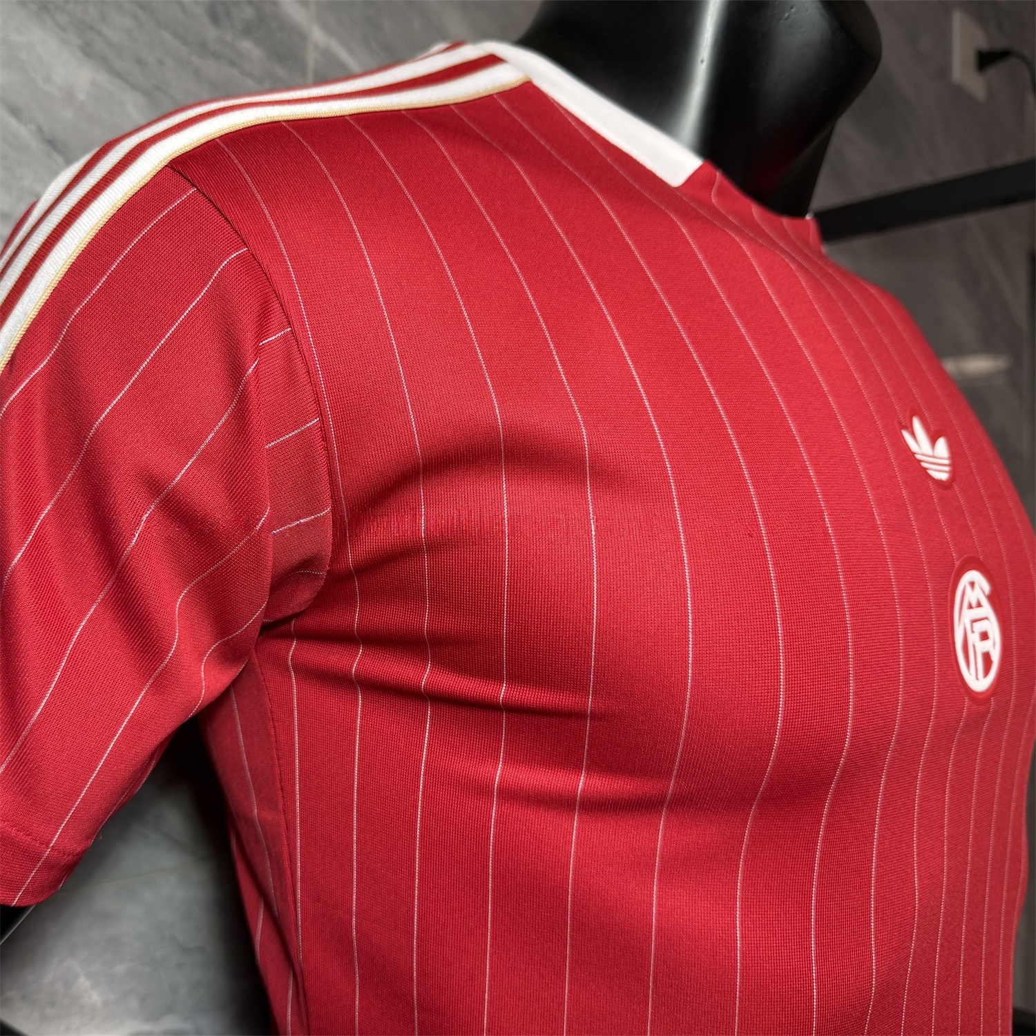 Bayern Munich 25-26 Trefoil Red And White Travel Jersey - Player Version - ReplicasJersey