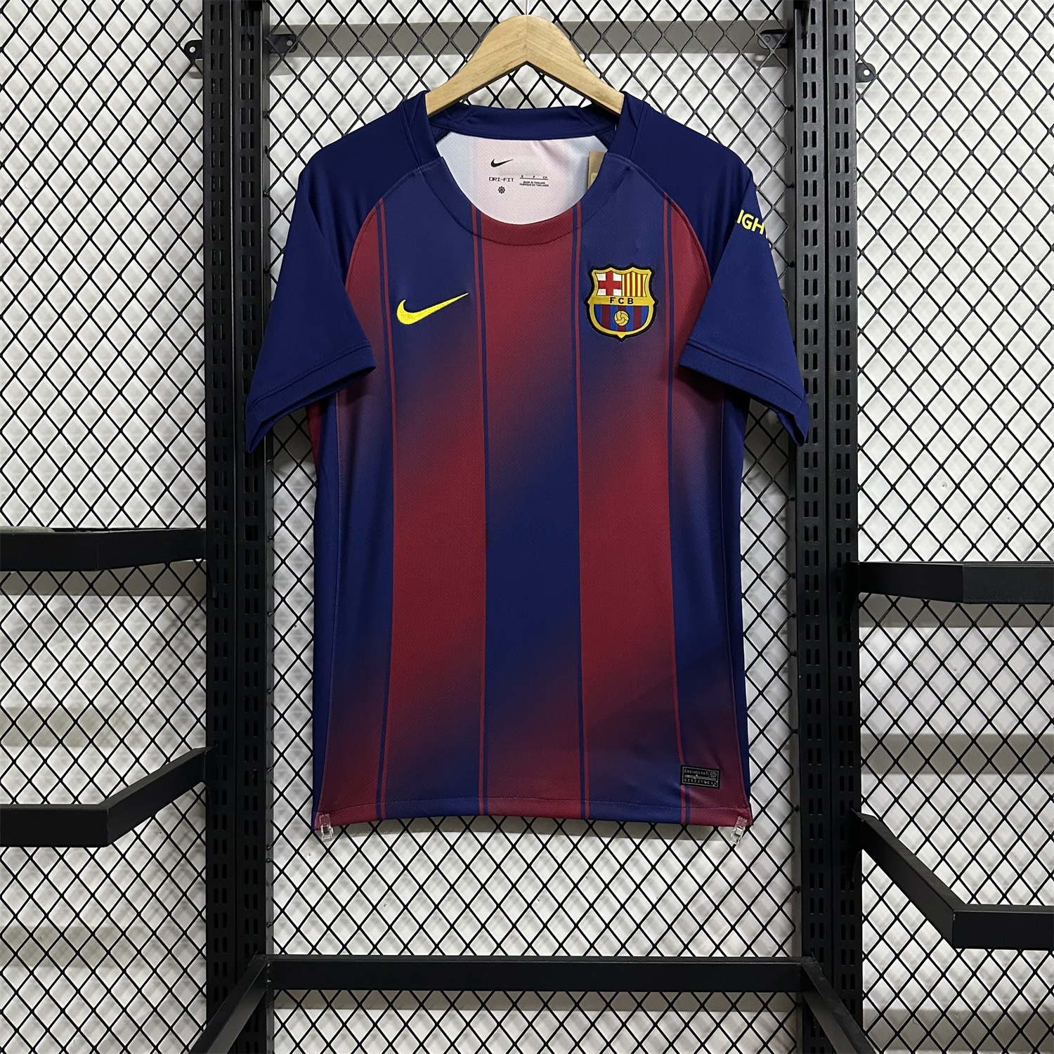 Barcelona 25-26 Home Unsponsored Jersey - Fans Version - ReplicasJersey