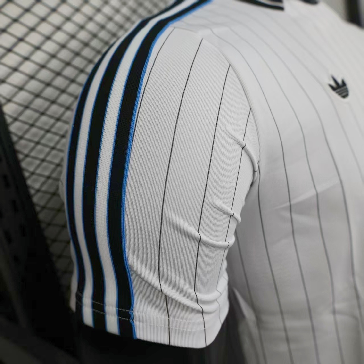 Newcastle United 25-26 Icon Range Travel Special Edition White Jersey - Player Version - ReplicasJersey