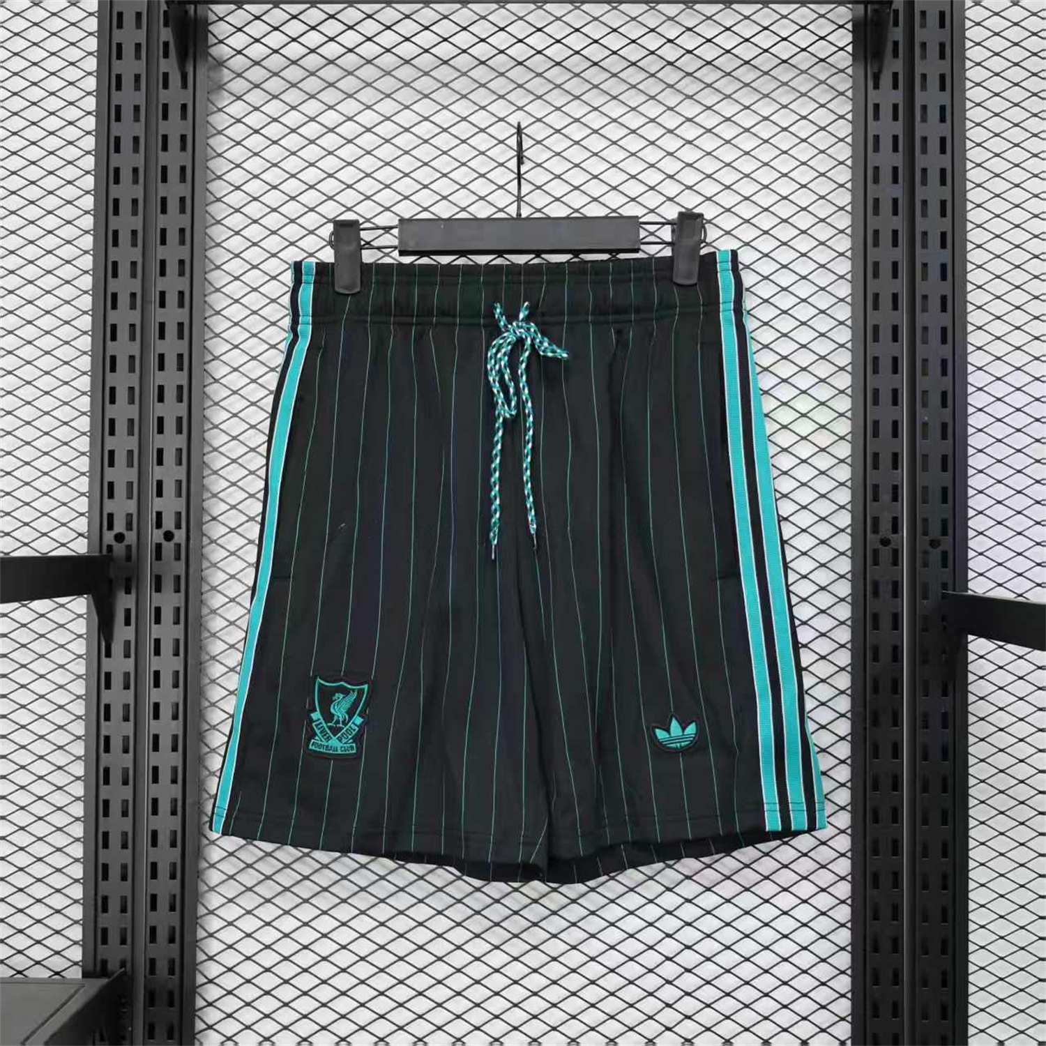 Liver.pool 25-26 Trefoil Black Travel Shorts - Player Version - ReplicasJersey