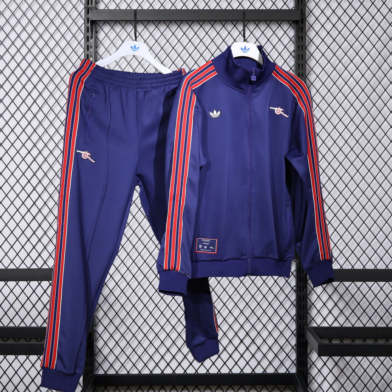 Arsenal 25-26 Red Lines Training Set - Purple Top and Purple Pants - ReplicasJersey