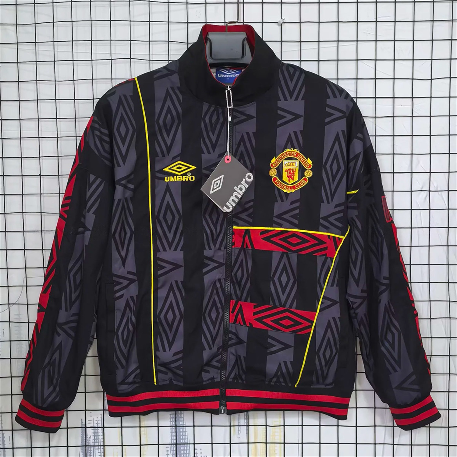 Retro Manchester United 1993-95 Black Windbreaker Jacket - ReplicasJersey