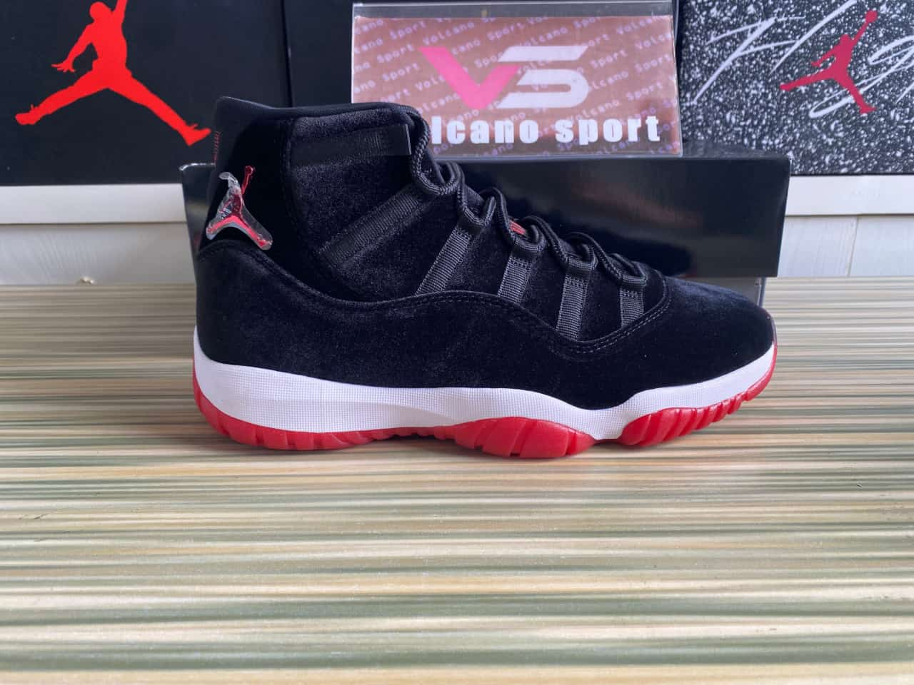 Air Jordan 11 Retro 'Bred Velvet' DB5457-0618