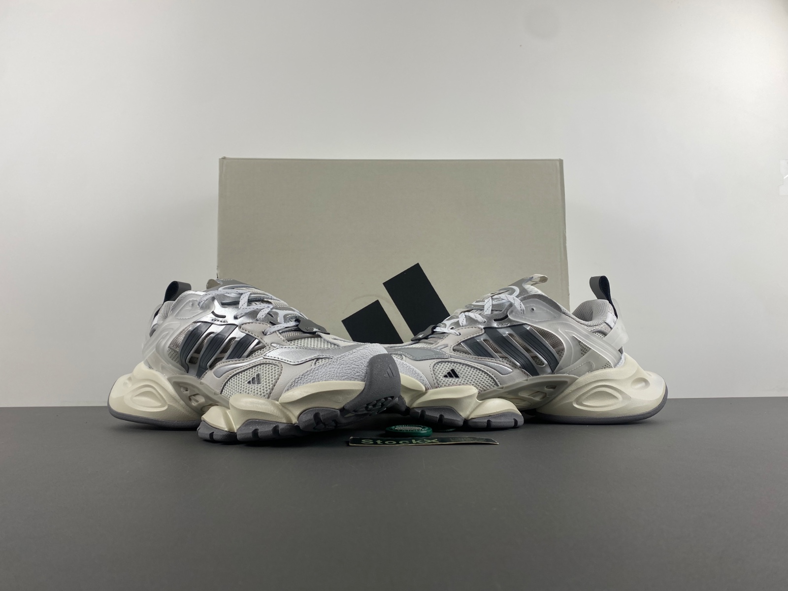 Adidas XLG Runner Deluxe JP5761