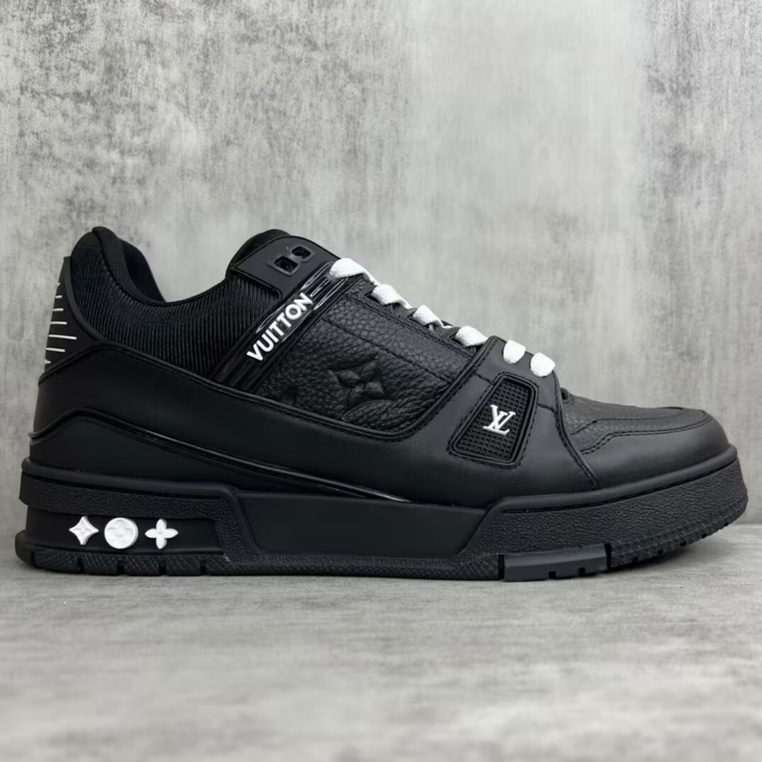 LOUIS VUITTON Trainer leather low-top lace-up fashion sneakers men's black-1AAREW