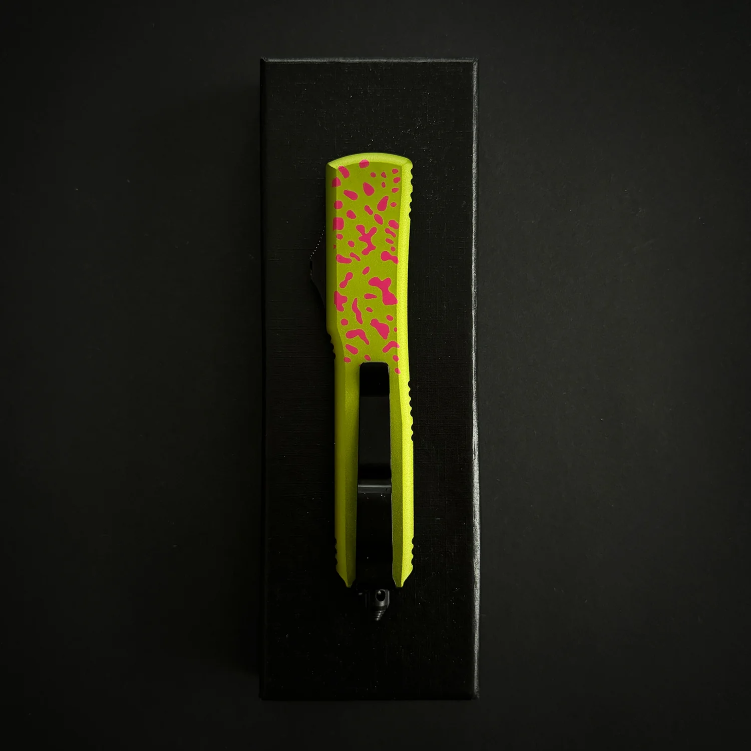 Tanto Point Zombie knife - brick-bond