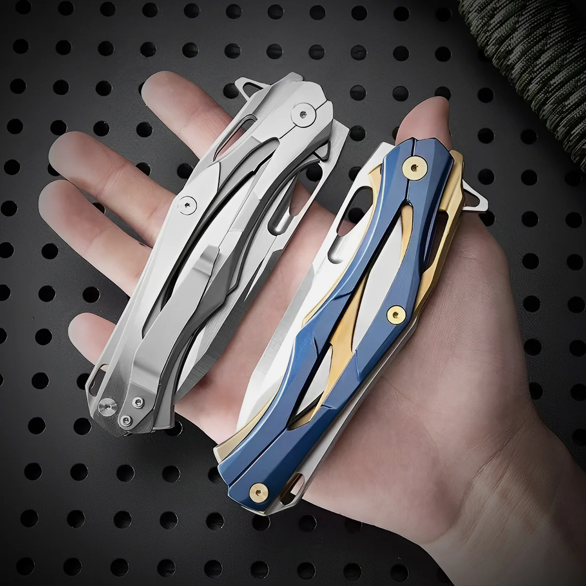 Cybertron knife - brick-bond