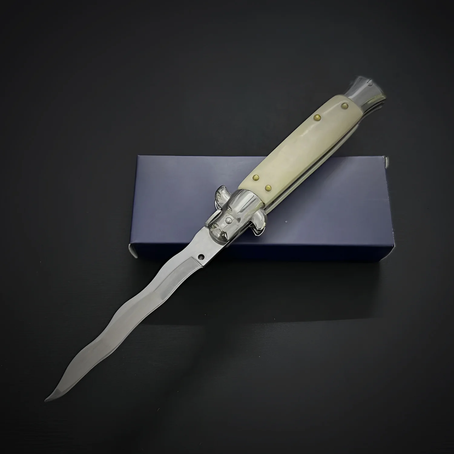 Sicilian Kris knife - brick-bond